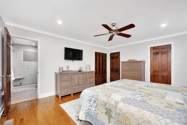 Bathroom, Bedroom, Interior, Recessed Lighting, Wood Texture Flooring