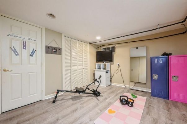 Fitness Equipment, Interior, Recessed Lighting, Wood Texture Flooring