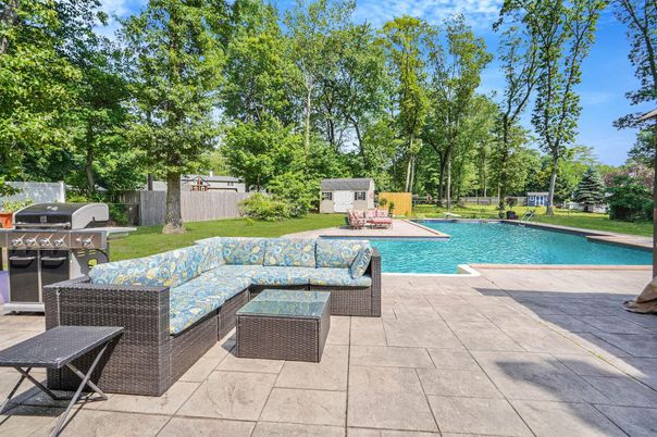 Exterior, Pool