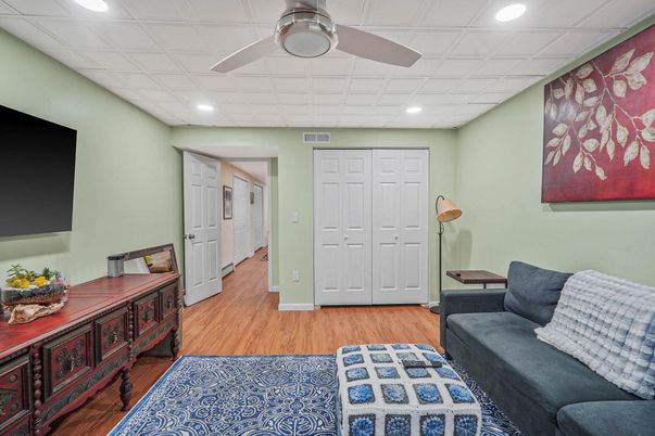 Interior, Recessed Lighting, Wood Texture Flooring