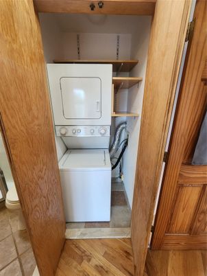 Interior, Utility Closets, Washer, Wood Texture Flooring