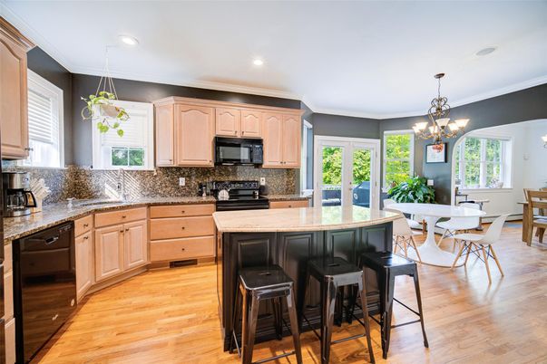 Chandelier, Dining room, Interior, Kitchen, Recessed Lighting, Wood Texture Flooring