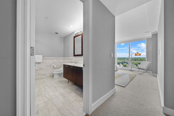 Bathroom, Interior, Recessed Lighting