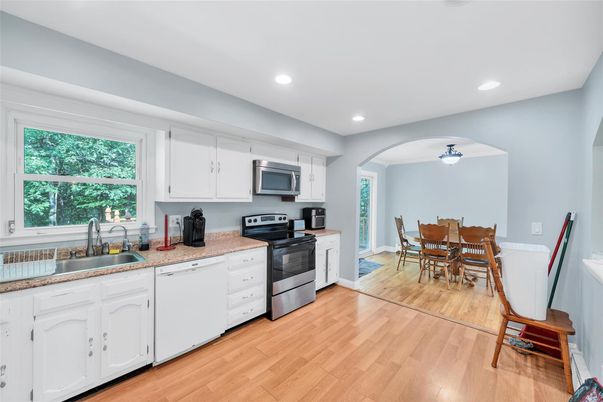 Dining room, Interior, Kitchen, Recessed Lighting, Wood Texture Flooring