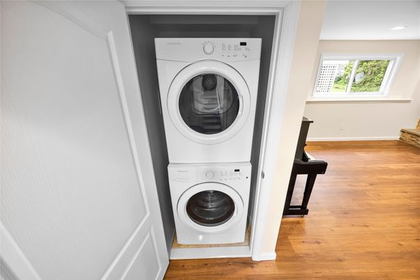 Interior, Utility Closets, Washer, Wood Texture Flooring