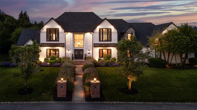 Exterior, Facade, Farmhouse