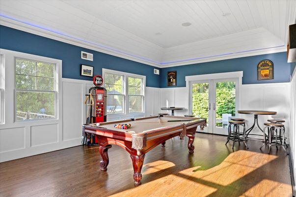 Billiard Table, Game Room, Interior, Wood Texture Flooring