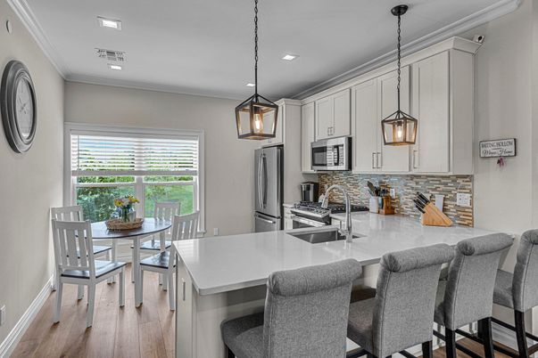 Dining room, Interior, Kitchen, Pendant Lights, Recessed Lighting, Wood Texture Flooring