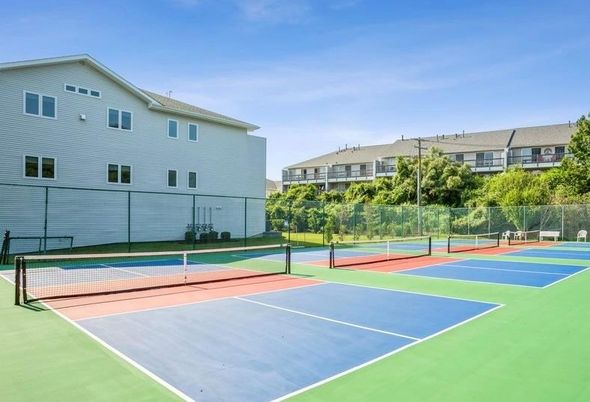 Exterior, Tennis Courts