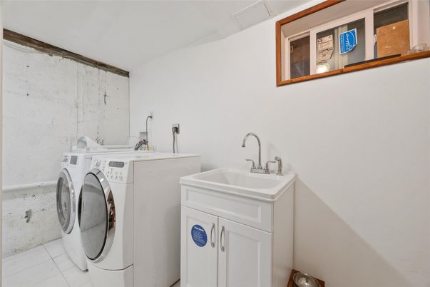 Interior, Washer