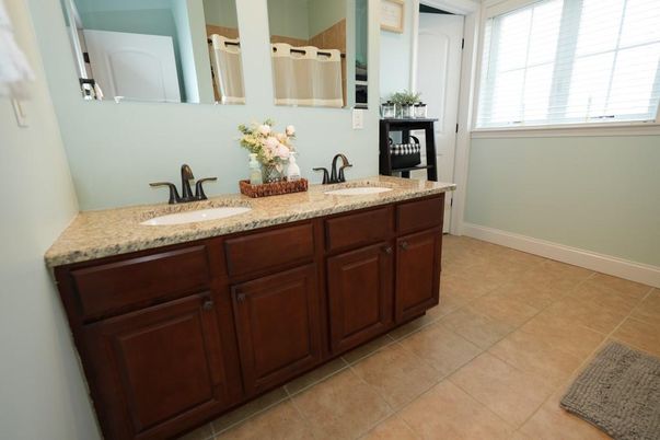 Bathroom, Dual Sink Vanities, Interior