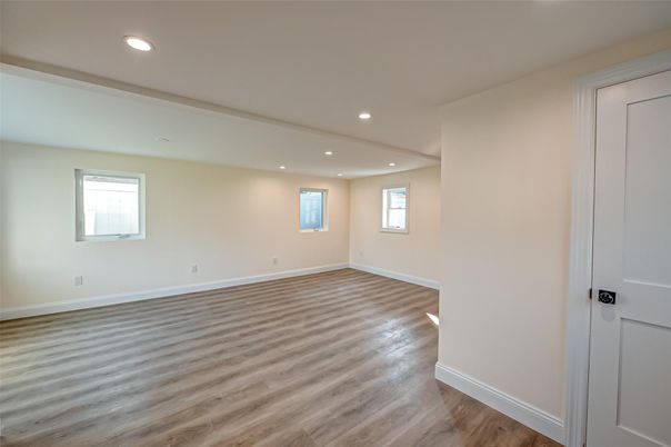 Empty room, Interior, Recessed Lighting, Wood Texture Flooring