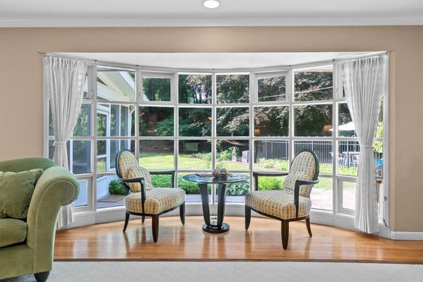 Interior, Recessed Lighting, Sun Room, Wood Texture Flooring