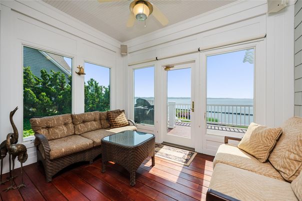 Interior, Living room, Sun Room, Water, Wood Texture Flooring