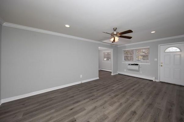 Empty room, Interior, Recessed Lighting, Wood Texture Flooring