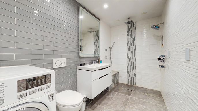Bathroom, Interior, Recessed Lighting, Washer