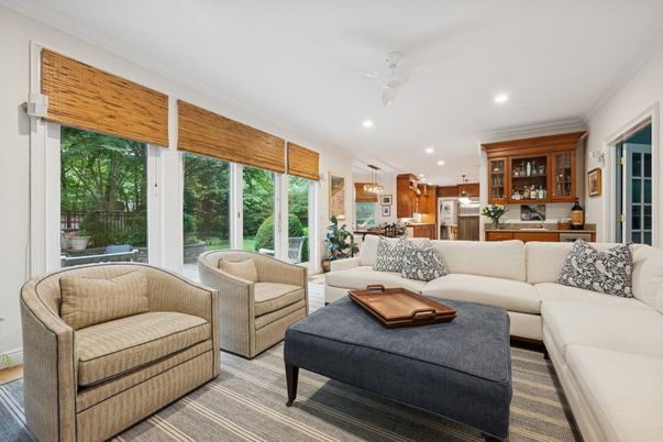 Interior, Living room, Pendant Lights, Recessed Lighting
