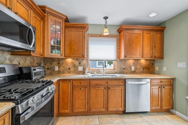 Interior, Kitchen, Pendant Lights, Recessed Lighting, Stainless Steel Appliances