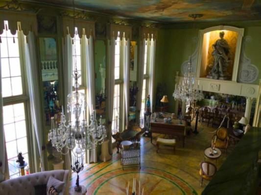 Chandelier, Interior, Piano