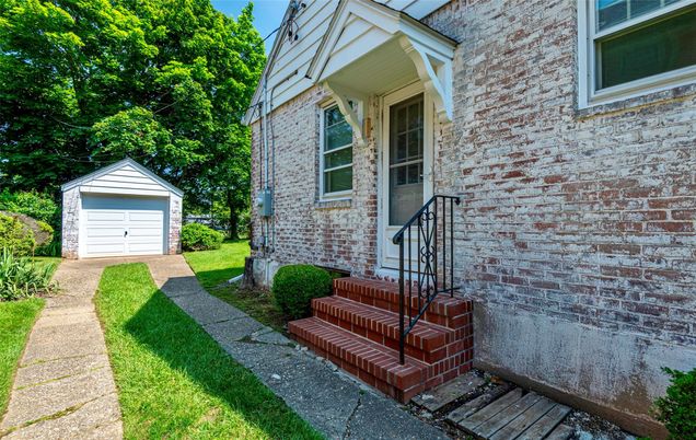 Detached Garage, Exterior