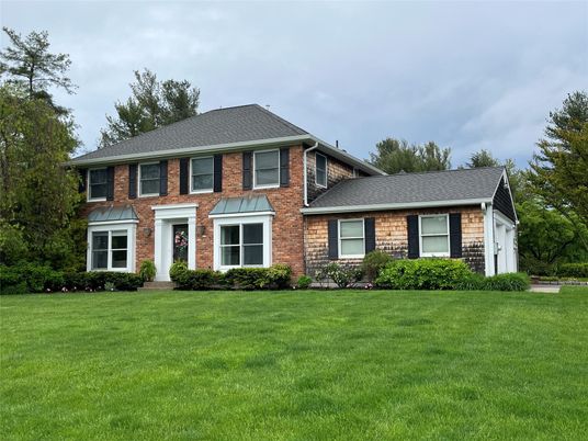 Exterior, Facade, Brick Facade, Georgian