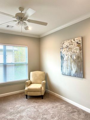 Empty room, Interior