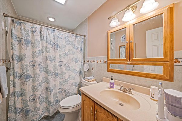 Bathroom, Interior, Recessed Lighting