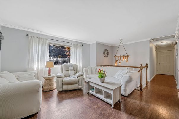 Interior, Living room, Pendant Lights, Wood Texture Flooring