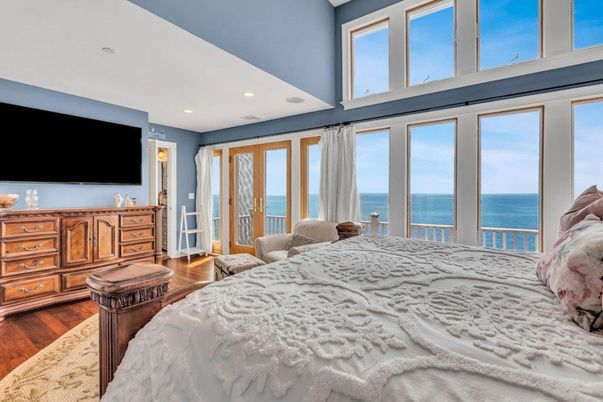 Bedroom, Interior, Recessed Lighting, Water, Wood Texture Flooring