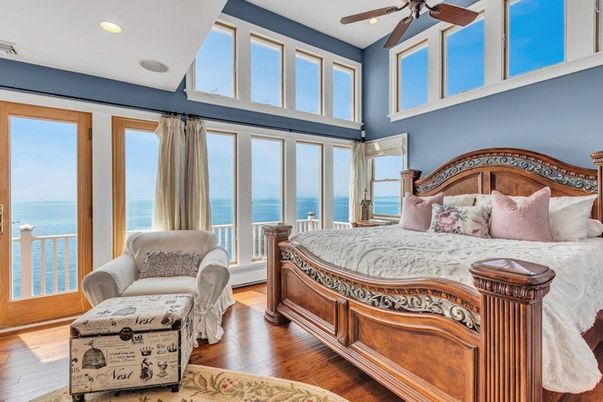 Bedroom, Interior, Recessed Lighting, Water, Wood Texture Flooring