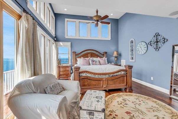 Bedroom, Interior, Recessed Lighting, Water, Wood Texture Flooring