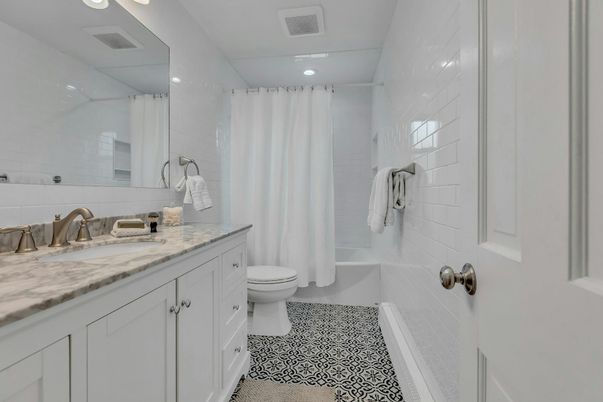 Bathroom, Interior, Recessed Lighting