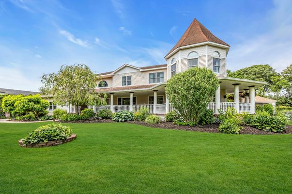 Backyard, Exterior, Facade, Queen Anne Victorian