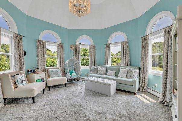 Chandelier, Interior, Living room