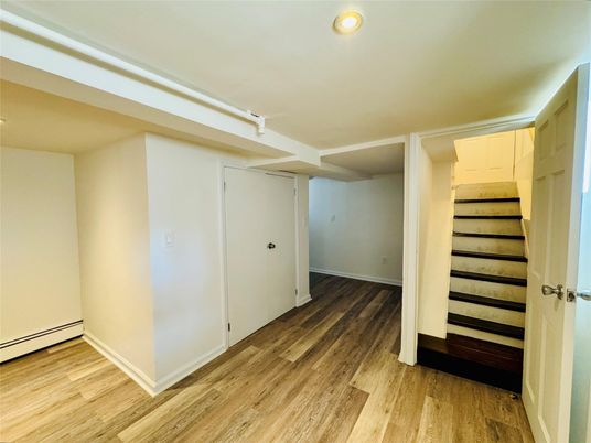 Interior, Recessed Lighting, Wood Texture Flooring