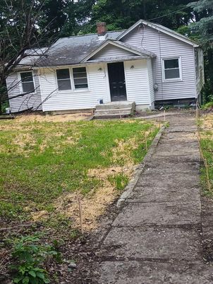 Exterior, Facade, Ranch