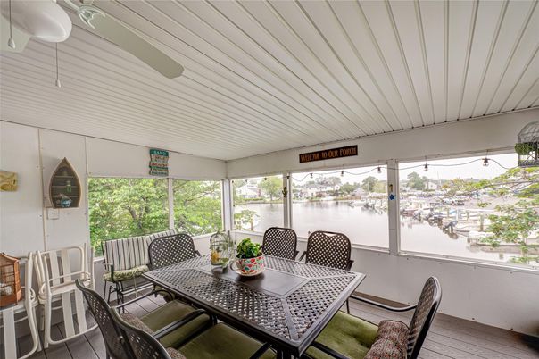 Dining room, Interior, Sun Room, Water