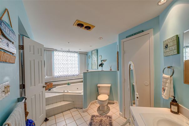 Bathroom, Interior, Recessed Lighting