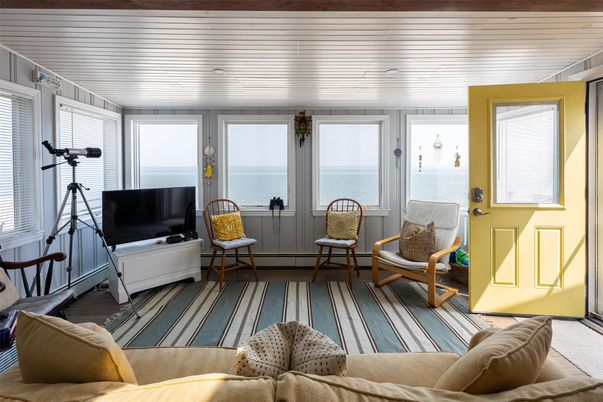 Interior, Living room, Water