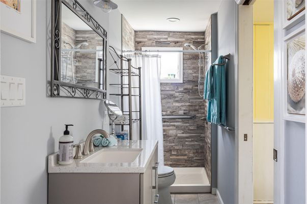 Bathroom, Interior, Recessed Lighting