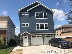 Attached, Exterior, Facade, American Craftsman