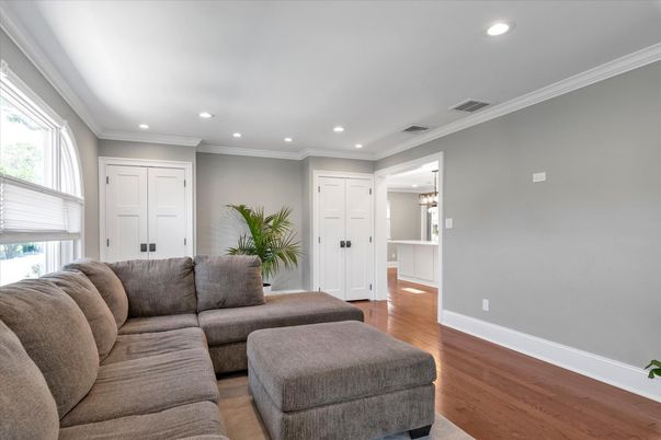 Interior, Living room, Recessed Lighting, Wood Texture Flooring