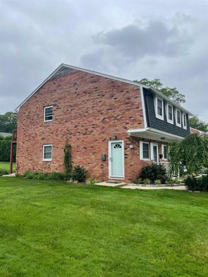 Exterior, Facade, Brick Facade, Brick Traditional