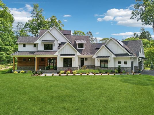Backyard, Exterior, Facade, Farmhouse