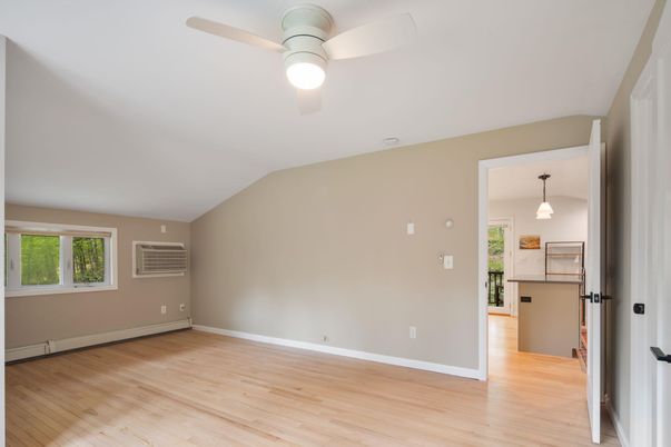 Empty room, Interior, Pendant Lights, Wood Texture Flooring