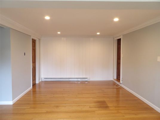 Empty room, Interior, Recessed Lighting, Wood Texture Flooring