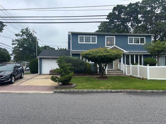 Attached, Exterior, Facade, Raised Ranch