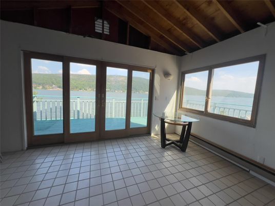Empty room, Interior, Water, Wooden Beams, Wooden Ceilings