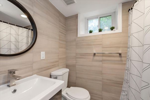 Bathroom, Interior, Recessed Lighting
