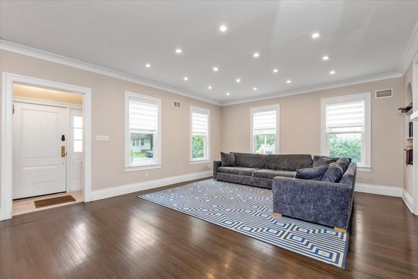 Interior, Living room, Recessed Lighting, Wood Texture Flooring